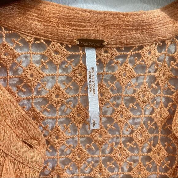 Free People “The Best” Crochet Button Down Blouse in Orange Size Small - Picture 3 of 8
